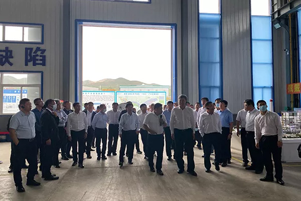 內蒙古自治區黨委常委、通遼市委書記孟憲東攜考察團到一諾環境考察指導