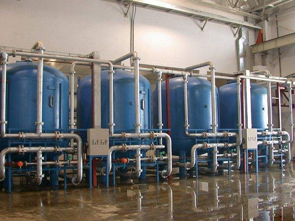 在為多介質過濾器的石英砂濾料進行選購時要考慮哪些問題